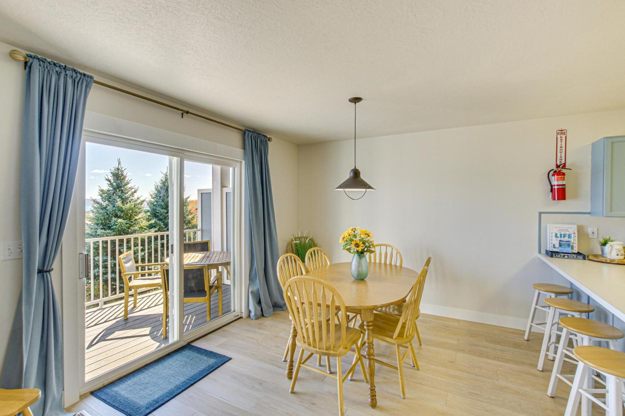 Spacious Garden City Townhome With Lake Views! Dış mekan fotoğraf